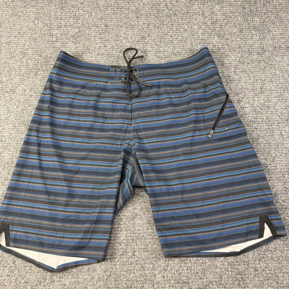 Lululemon Board Shorts Mens 36 Blue Striped Swim Trunks Zipper Pocket Drawstring